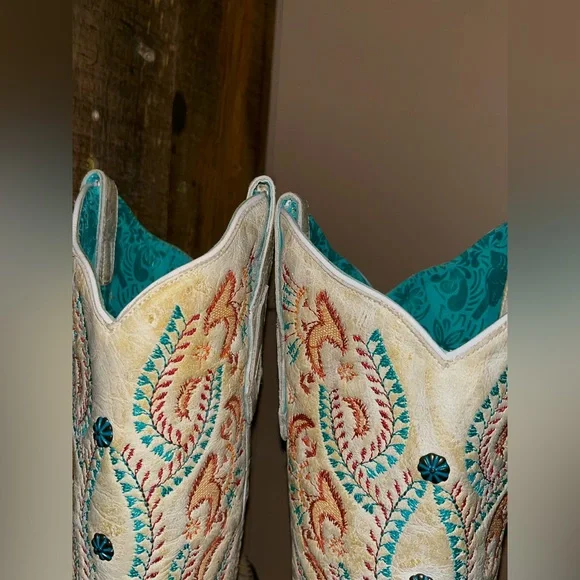 Corral Embroidered Heeled Cowgirl Boots - Cream and Multicolor - Picture 4 of 10